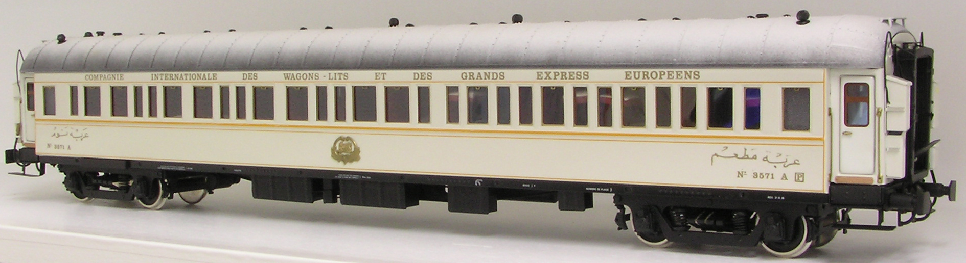 Elle1260.jpg